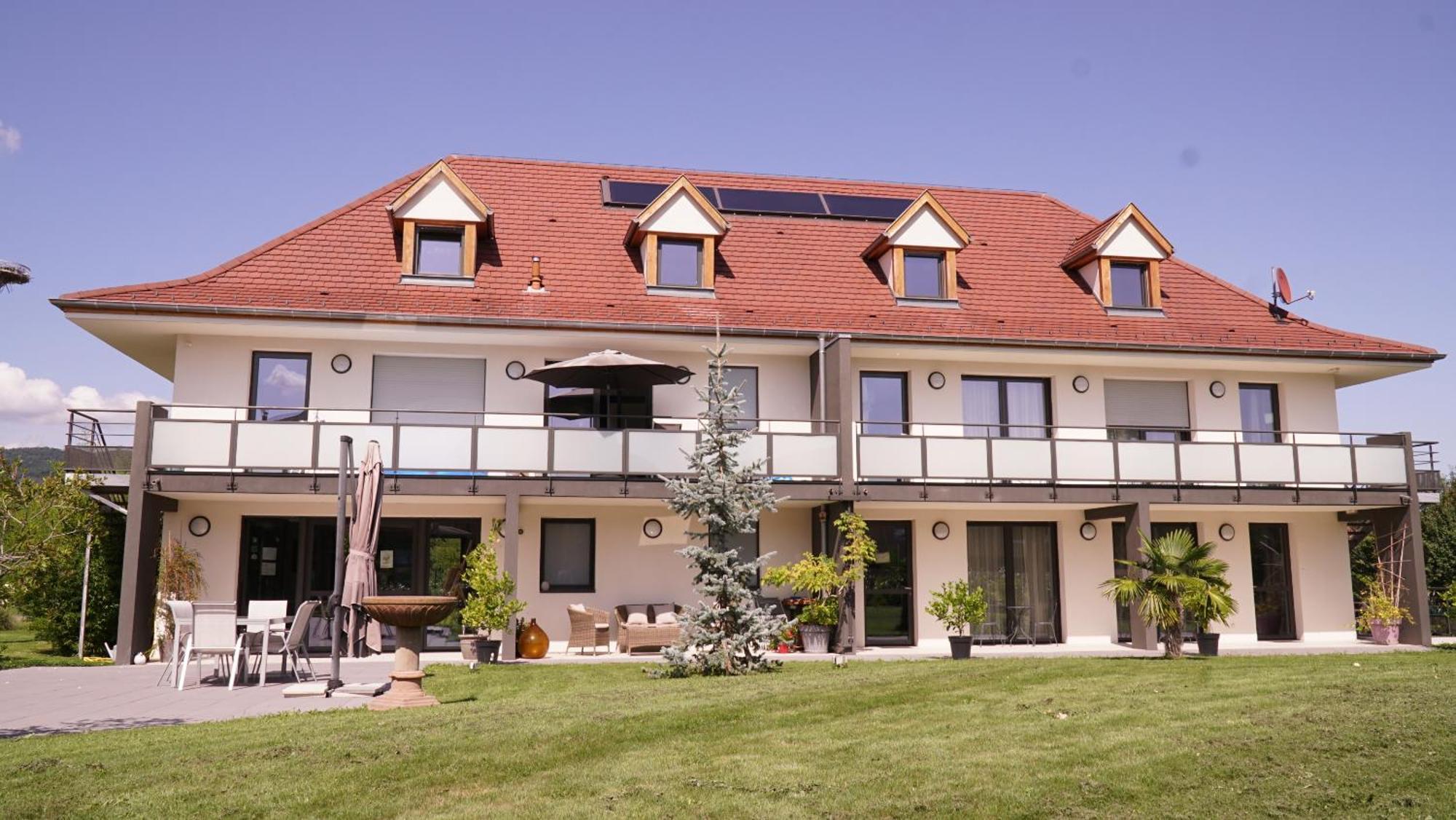Maison D'Hotes Sainte Hune Appartements Юнавир Экстерьер фото